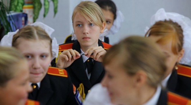Undervisning på Rysslands militära internatskola för flickor.
