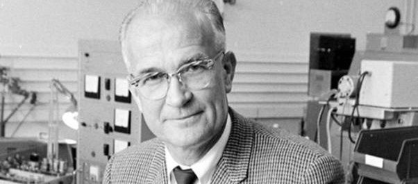 Nobelpristagaren Dr William Shockley försökte ta upp ras