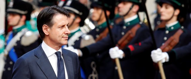 Dragkampen om republiken fortsätter